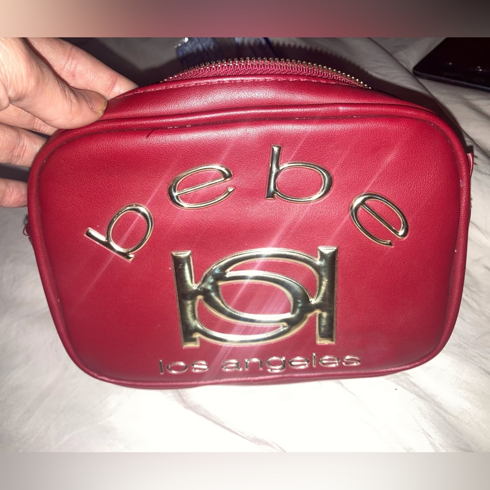 RED BEBE CLUTCH